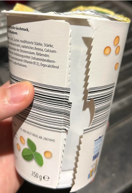 Joghurt-, Sahne- oder Cold Brewbecher mit Pappetikett und verschweißten Deckel aus Alu oder Folie